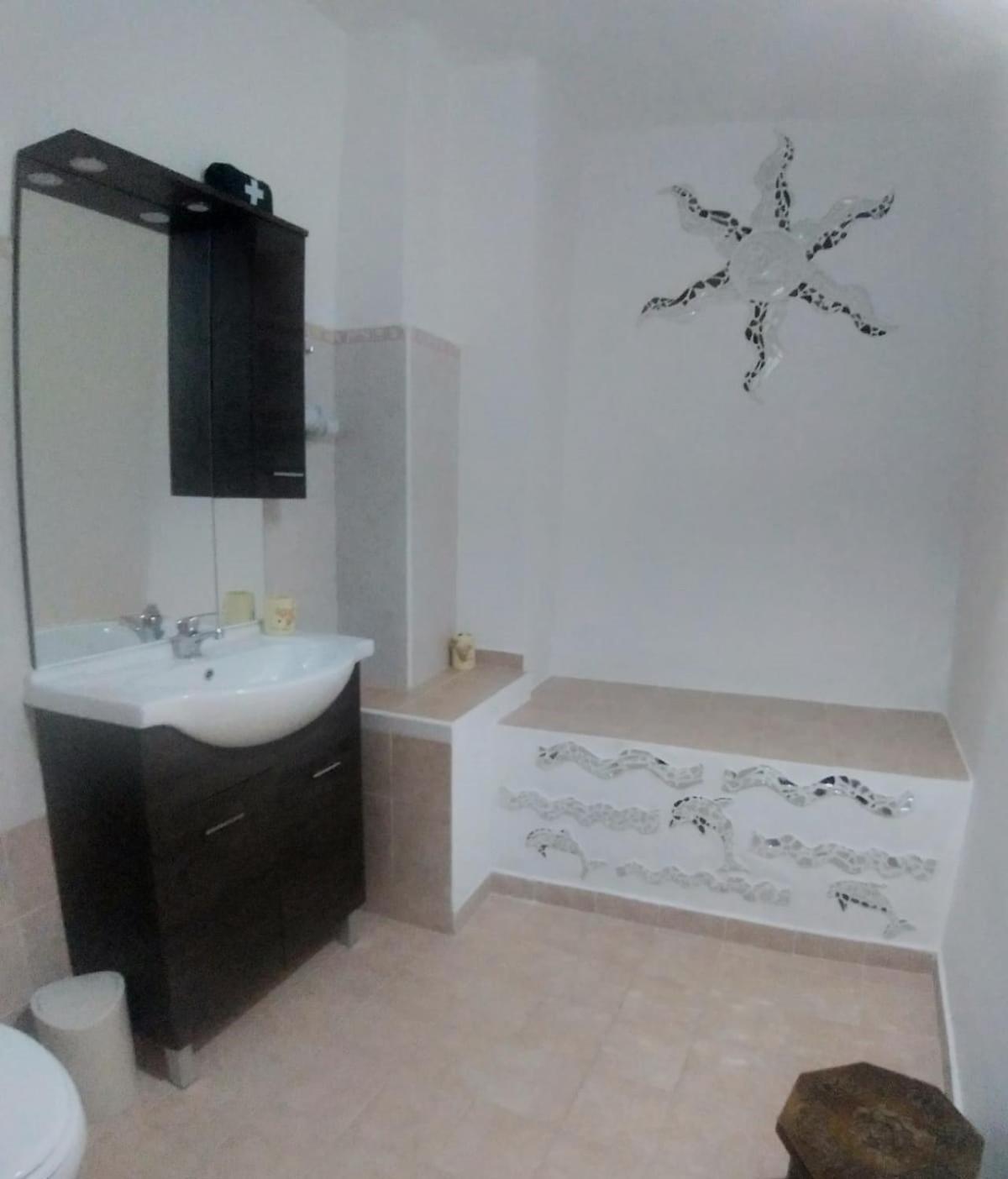 La Casa Del Nespolo Tranquillo Alloggio Vicino Alla Stazione 산레모 외부 사진